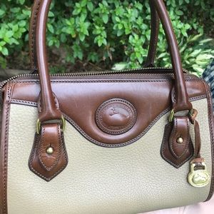 Classic, Beautiful Dooney & Bourke Handbag Purse